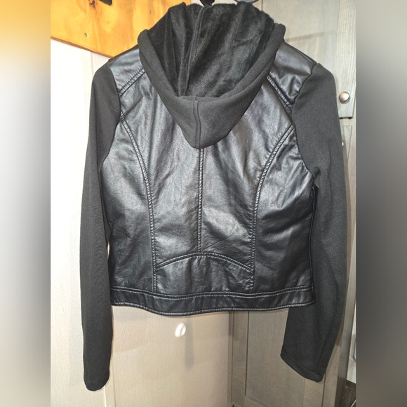 NWOT --J2 Faux Leather Jacket - Picture 2 of 7